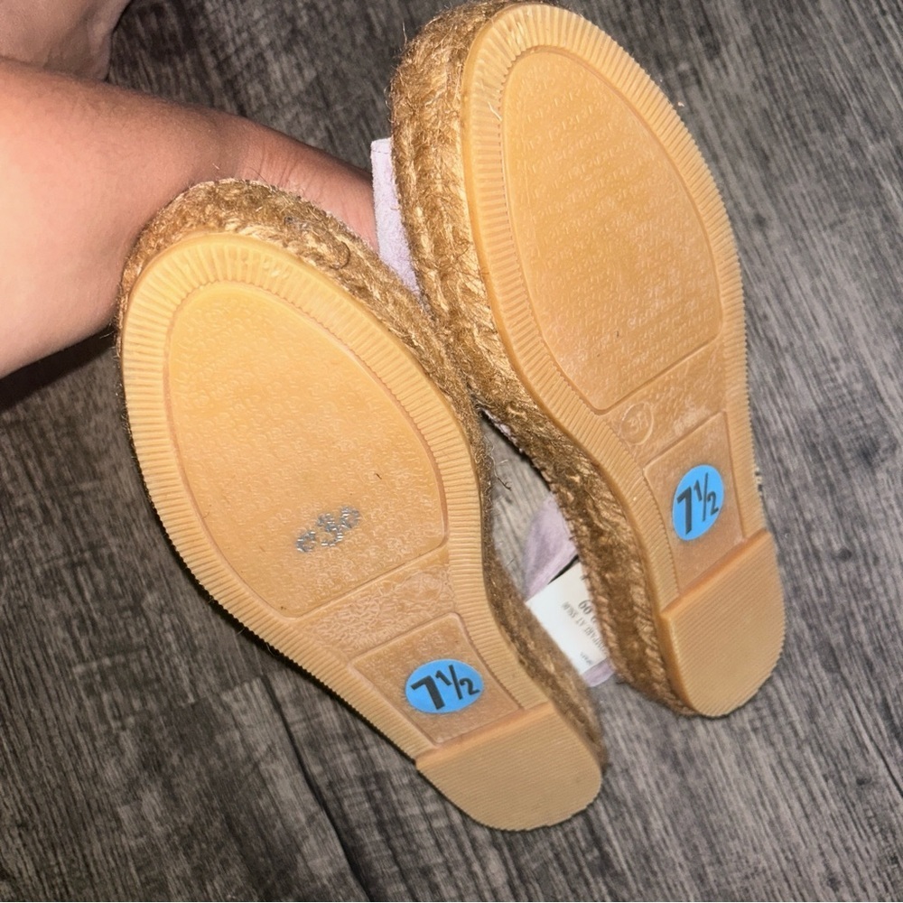 Women's Lavender Suede Sandals - Picture 3 of 5
